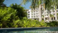 PUJIA-P0380-Swim-Up-View.16x9