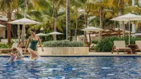 PUJIF-P0309-Infinity-Pool-Walk.16x9