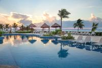 HRH_Riviera_Maya_Heaven_Pool_Sunrise