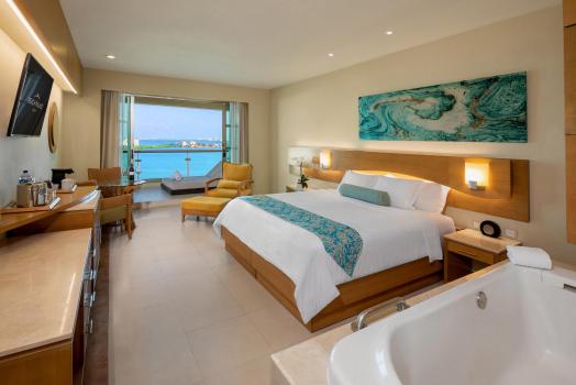 bp_Room_Superior Deluxe Lagoon View 01