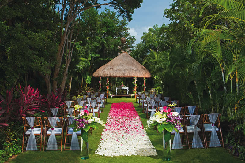 How to plan a destination wedding