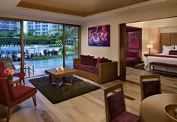 Preferred Club  Master Suite Swim-Out Garden