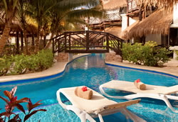 Swim-up Casita Suite