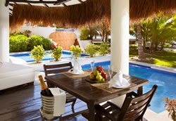 Infinity Swim-up Casita Suite