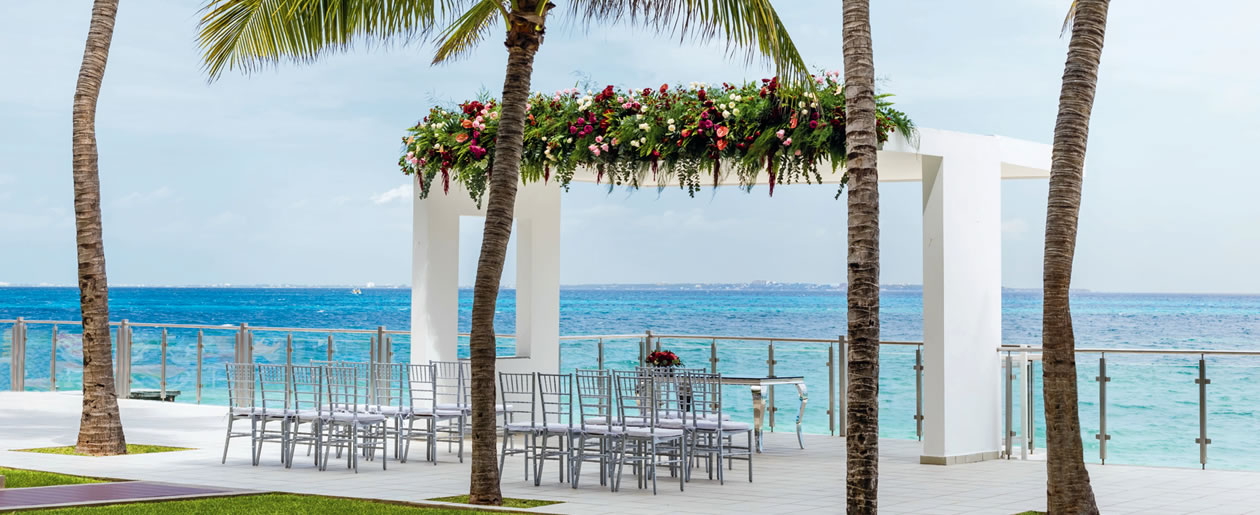 Ocean View Terrace wedding venue at Hotel Riu Cancun with panoramic Caribbean Sea views