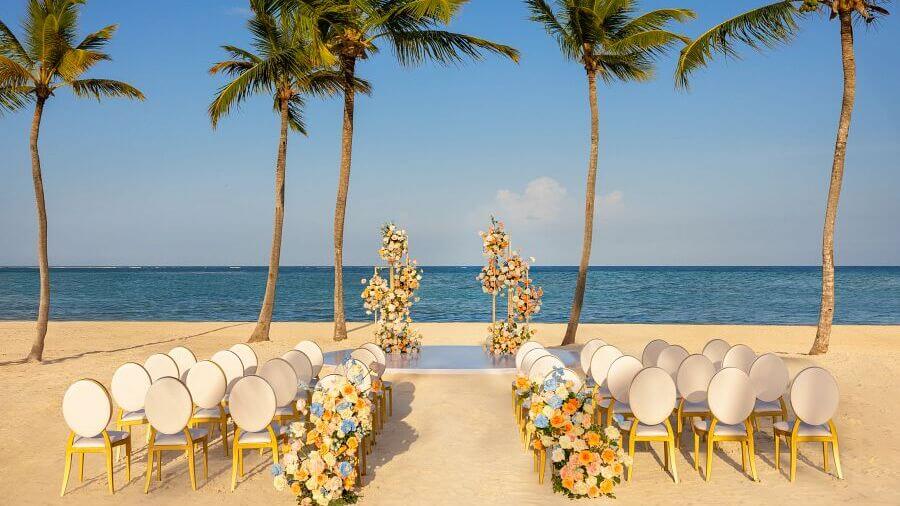 Dreams Resorts and Spas family-friendly all-inclusive destination wedding venues